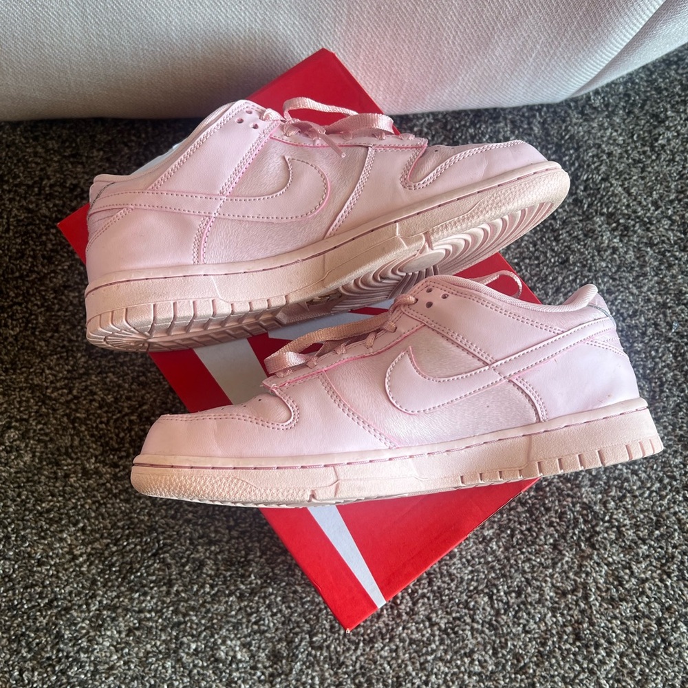 Nike Dunk Low SE “Prism Pink” 7Y/8.5 W